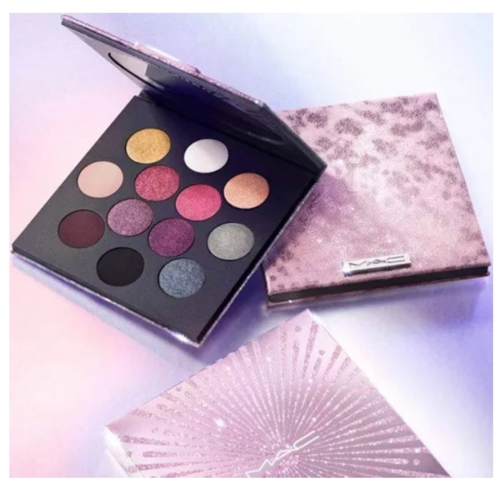 MAC eyeshadow pallette - 12 colors